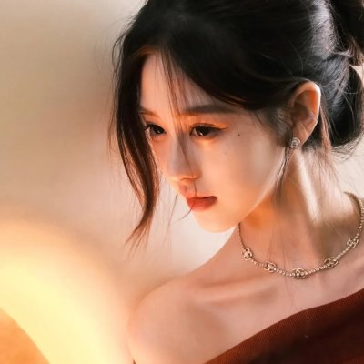 踮起脚尖靠近你